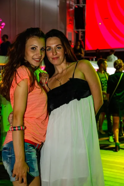 Odessa Ukraine Juin 2013 Bono Beach Club Les Gens Souriant — Photo