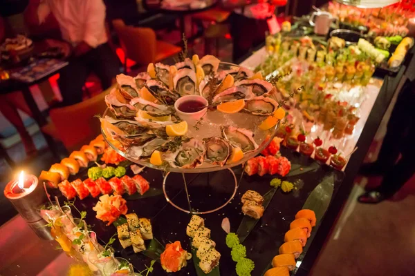 Sushi Oysters Table — Stock Photo, Image