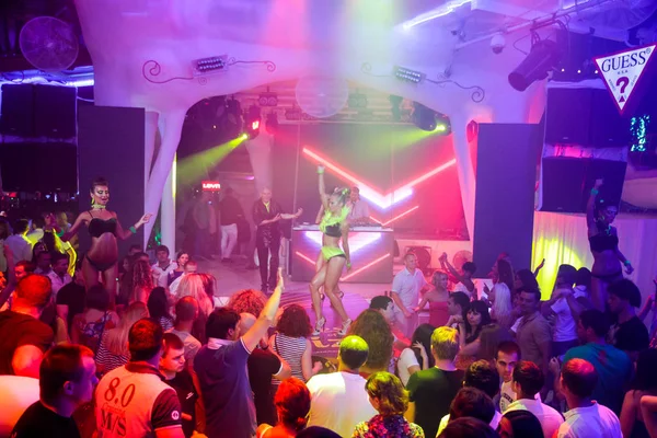 Odessa Ukraina Juni 2013 Night Club Party Människor Njuter Musik — Stockfoto