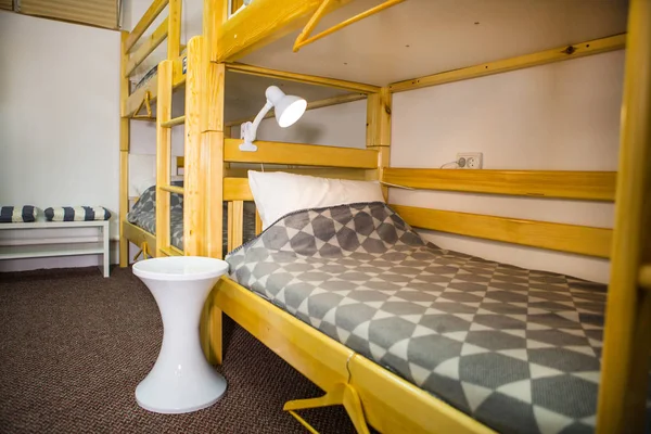 Hostel Hálószoba Belső Szállás Fából Készült Emeletes Ágy — Stock Fotó