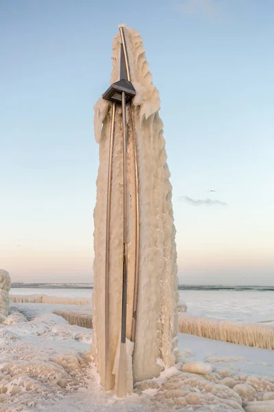 Vinter Naturkatastrof Isbildning Strandpromenaden Efter Vinterstorm — Stockfoto