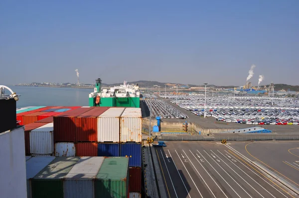 Onderdeel Van Containerschip Met Roro Schip Haven Van Autoterminal Tijdens — Stockfoto