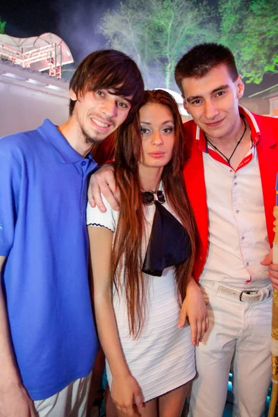 Odessa Ukraine Mai 2013 Discothèque Ibiza Personnes Posant Reposant Pendant — Photo