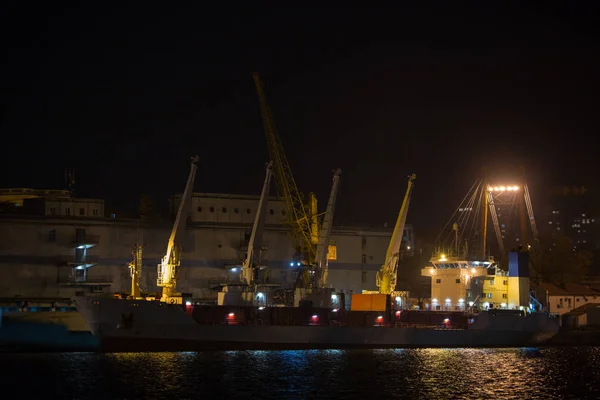 Schiff Trockene Fracht Auf Der Beladung Entladung Hafen Der Nacht — Stockfoto