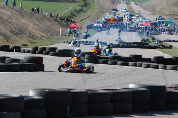 Oděsa Ukrajina Dubna 2017 Motokár Děti Mládež Dospělé Motokárách Ovladače — Stock fotografie