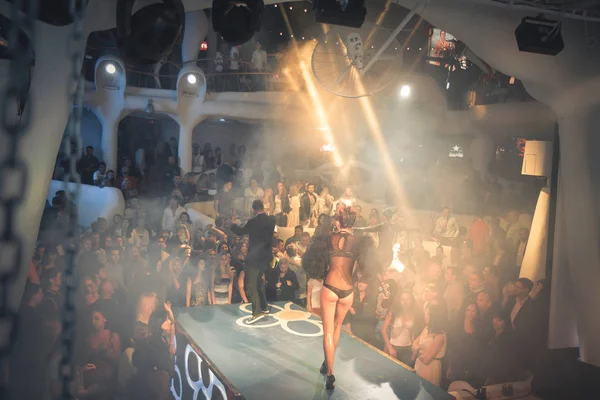 Odessa Ukraina Maj 2013 Night Club Party Människor Njuter Dansande — Stockfoto