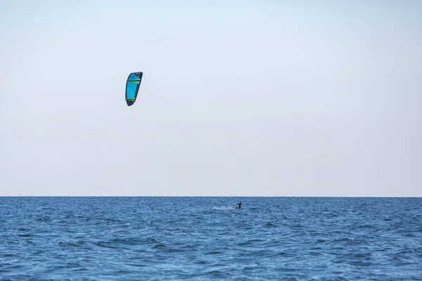 Vista Distanza Persona Windsurf — Foto Stock