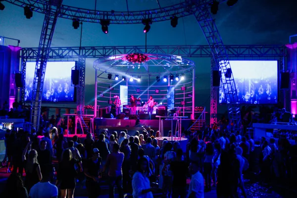 Odessa Ucrânia Junho 2013 Night Club Festa Pessoas Desfrutando Música — Fotografia de Stock