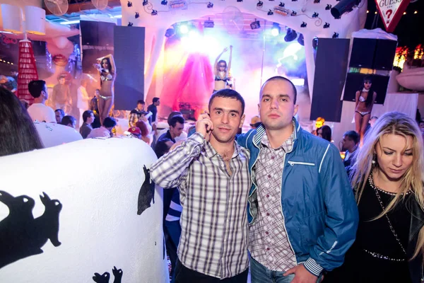 Odessa Ucraina Settembre 2013 Discoteca Ibiza Persone Sorridenti Posa Cam — Foto Stock