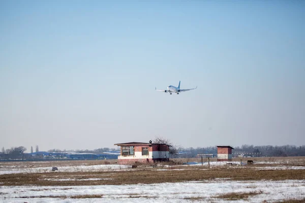Vista Del Avión Pasajeros Aeródromo Del Aeropuerto —  Fotos de Stock