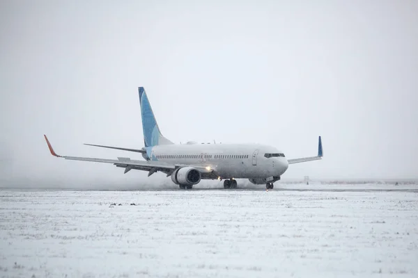 Vista Avião Pista Aeroporto Nevasca — Fotografia de Stock