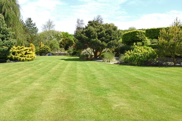 O grădină de țară engleză perfectă Imagini stoc fără drepturi de autor