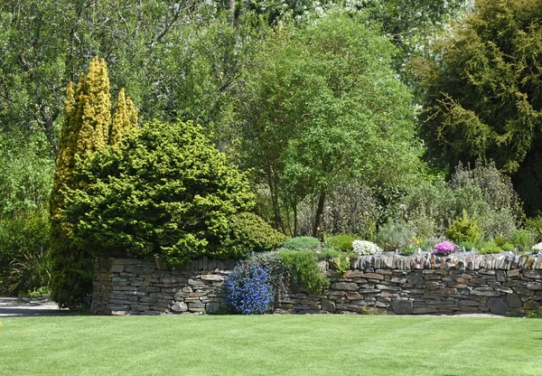 O grădină engleză perfectă Fotografie de stoc