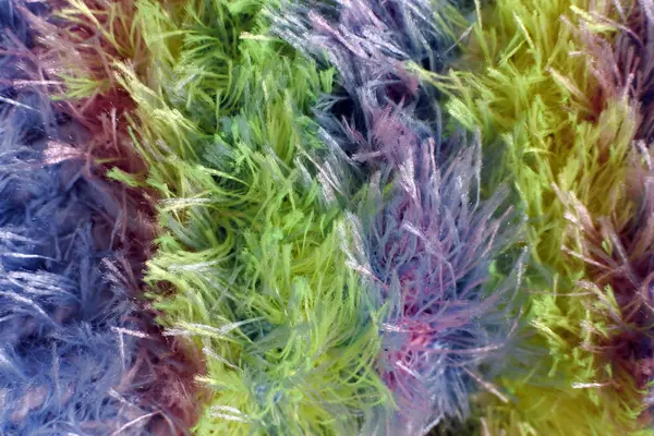 yapay kürk. uzun renkli kazık. 