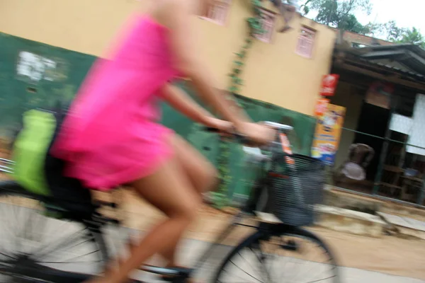 Blurred Motion Figure Bicycle Effect Motion Blur Woman Pink Dress — Stock Photo, Image