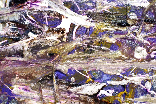 Islbeyaz boya ile palet. Akrilik boyarenkli lekeler. Alacalı tonların karışımı