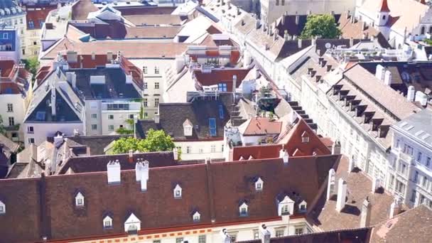 Θέα από το καθεδρικό ναό του Αγίου Στεφάνου στην πλατεία Stephansplatz στη Βιέννη, η πρωτεύουσα της Αυστρίας την ηλιόλουστη ημέρα — Αρχείο Βίντεο