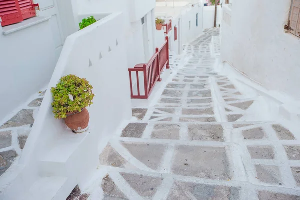 Village grec traditionnel. Rues et maisons blanches — Photo