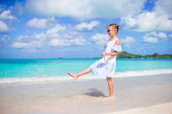 Cute Little Girl Hat Beach Caribbean Vacation — Stock Photo, Image