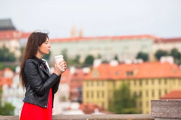 Happy young urban woman in european city. — Stock Photo, Image