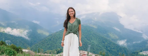 Panorama Beautiful Happy Young Woman Mountains Background Beautful Landscape — Stock Photo, Image