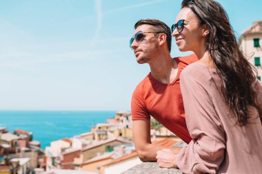 Riomaggiore, Cinque Terre, Liguria, İtalya manzaralı turistler
