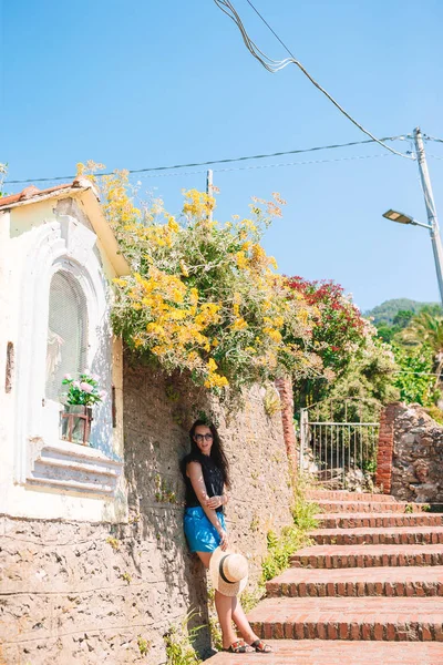 Smiling happy girl having fun during holidays in Cinque Terre — Stock Photo, Image