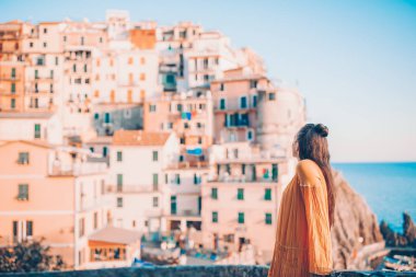 Manarola, Cinque Terre, Liguria, İtalya manzaralı turist
