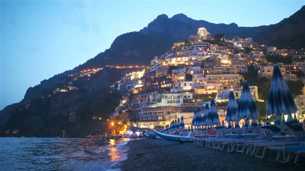 Hermosas ciudades costeras de Italia - Positano pintoresco en la costa de Amalfi — Vídeo de stock