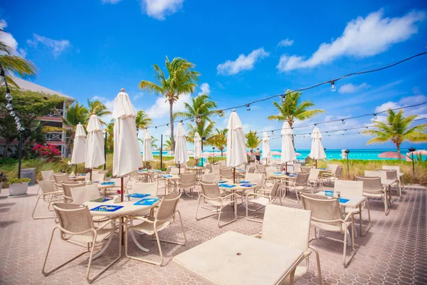 热带异国情调的度假胜地的户外海滩咖啡厅 — 图库照片
