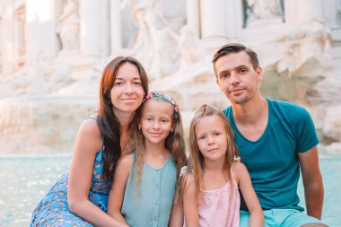 Fontana di Trevi, Roma, İtalya, aile portresi.