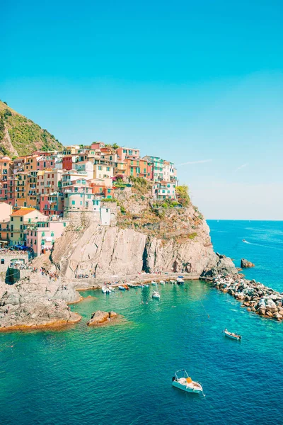Дивовижний краєвид прекрасного села Манарола в заповіднику "Cinque Terre".. — стокове фото
