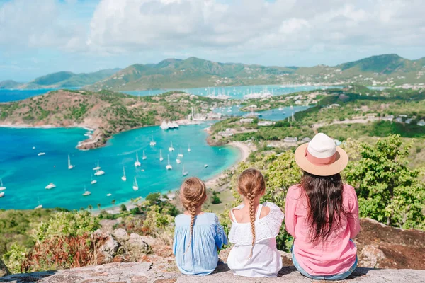 Shirley Heights, Antigua, cennet defne Karayip Denizi tropikal Adası'nda İngilizce Harbor görünümünden — Stok fotoğraf