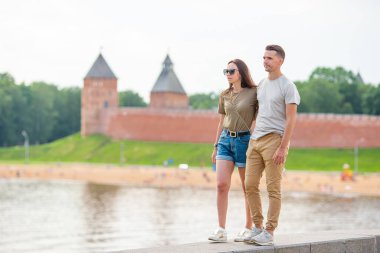 Saint Petersburg 'daki yaz rıhtımında