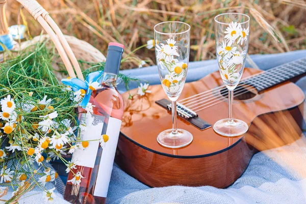 Closeup of picnic on nature in wheat field. — Stock Photo, Image