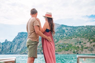 Balayında açık denizde tekneyle açılmak.