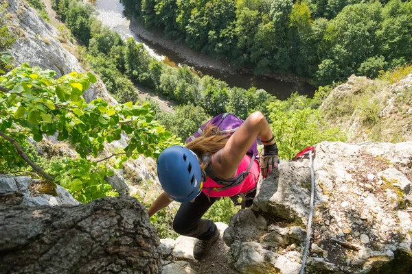 Woman Tourist Climbing Ferrata Route Called Casa Zmeului Vadu Crisului — Stock Photo, Image