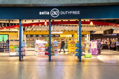 Aelia Duty Free shop Saint Exupery Havalimanı terminal içinde. Burada çok çeşitli ürünler parfüm, makyaj, Cilt Bakımı da dahil olmak üzere satın alabilirsiniz.