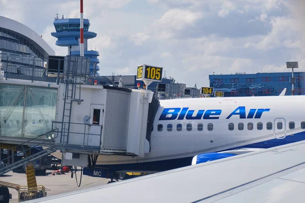 Отопени Румыния Сентября 2019 Года Самолет Blue Air Соединен Пассажирским — стоковое фото