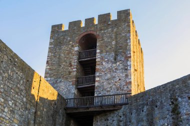 Ortaçağ Semendire kale taş kule