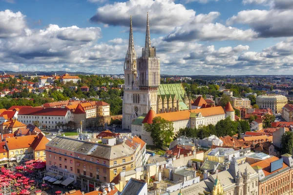 Zagrebin Katedraali Kaptolilla Aerial Näkymä Keskusaukiolle Kaupungin Zagreb Kroatian Pääkaupunki — kuvapankkivalokuva