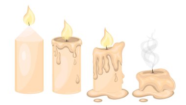 Yanmanın farklı aşamalarındaki mumlar beyaz bir arkaplanda izole edilmiş.