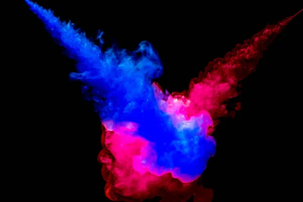 Хмара Червоно Блакитної Фарби Вивільняється Чисту Воду Ізольовані Чорному Тлі — стокове фото