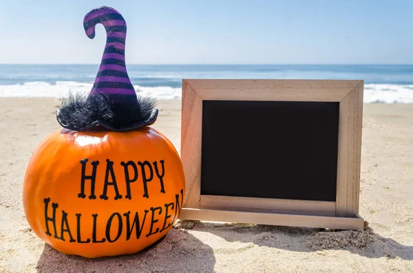 Praia Oceano Feliz Halloween Fundo Com Abóbora Nos Chapéus Bruxa Imagens Royalty-Free