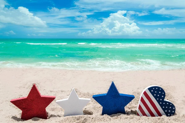 Patriottische Usa achtergrond op het zandstrand — Stockfoto