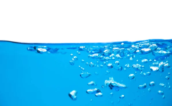 Bolle d'aria che salgono in superficie in acqua pura blu. Abstract ba — Foto Stock