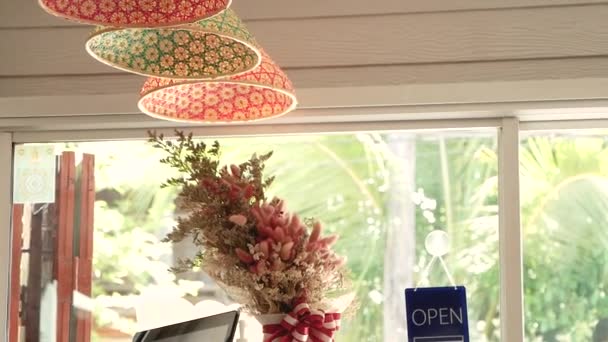June 2020 Video Shot Lantern Flower Vase Decoration Vietnamese Restaurant — Stock Video
