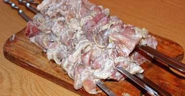 Barbekü domuz eti yanıyor