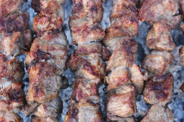 Barbekü domuz eti yanıyor