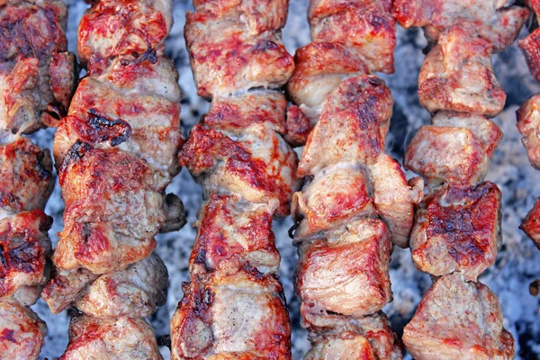Barbekü domuz eti yanıyor